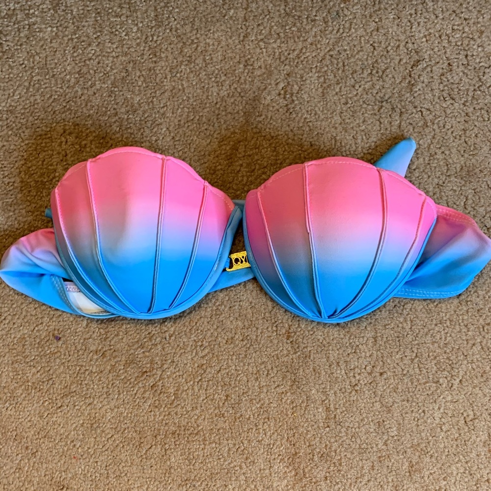 Mermaid Style Strapless Bikini Top!